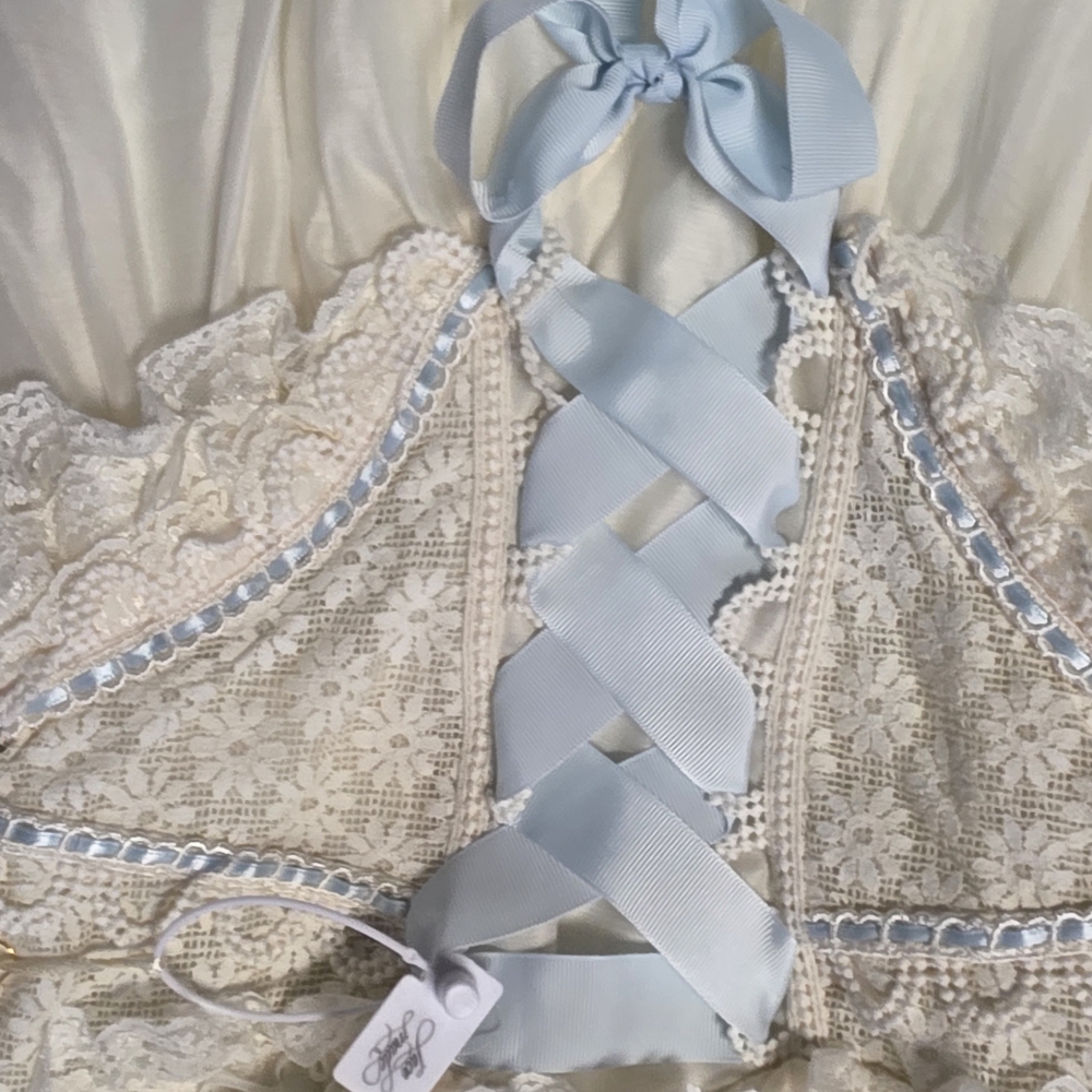 Romantic Off-Shoulder Lace Chemise - Picture 7 of 10
